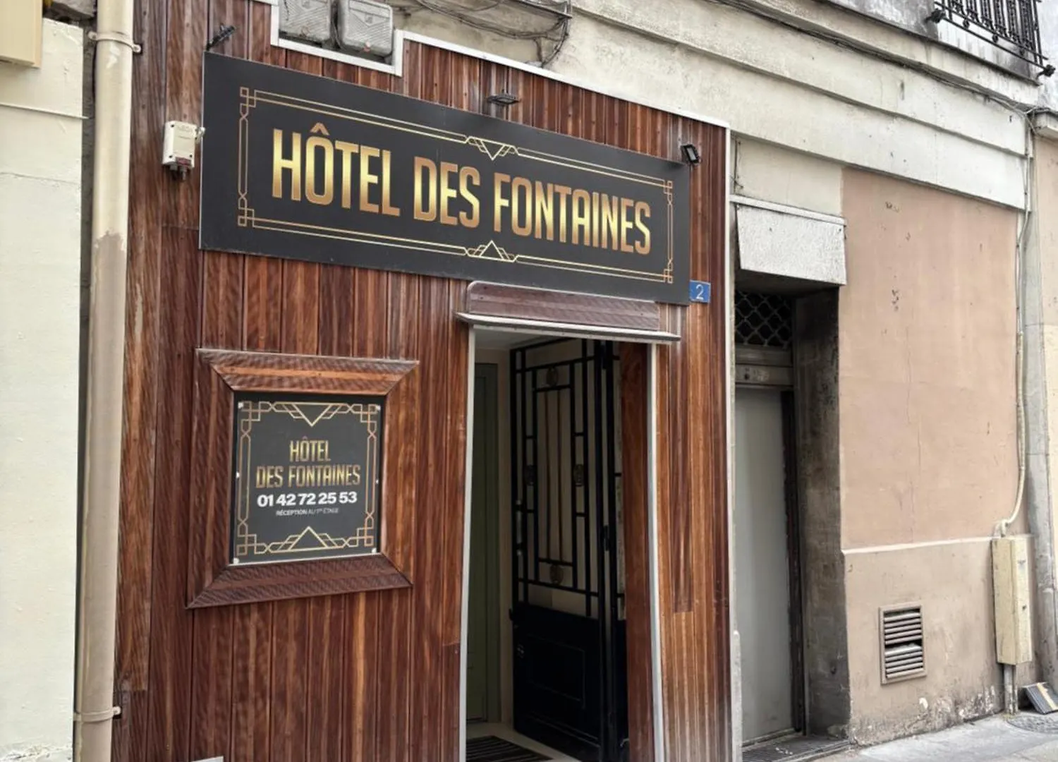 Des Fontaines 2* Paris